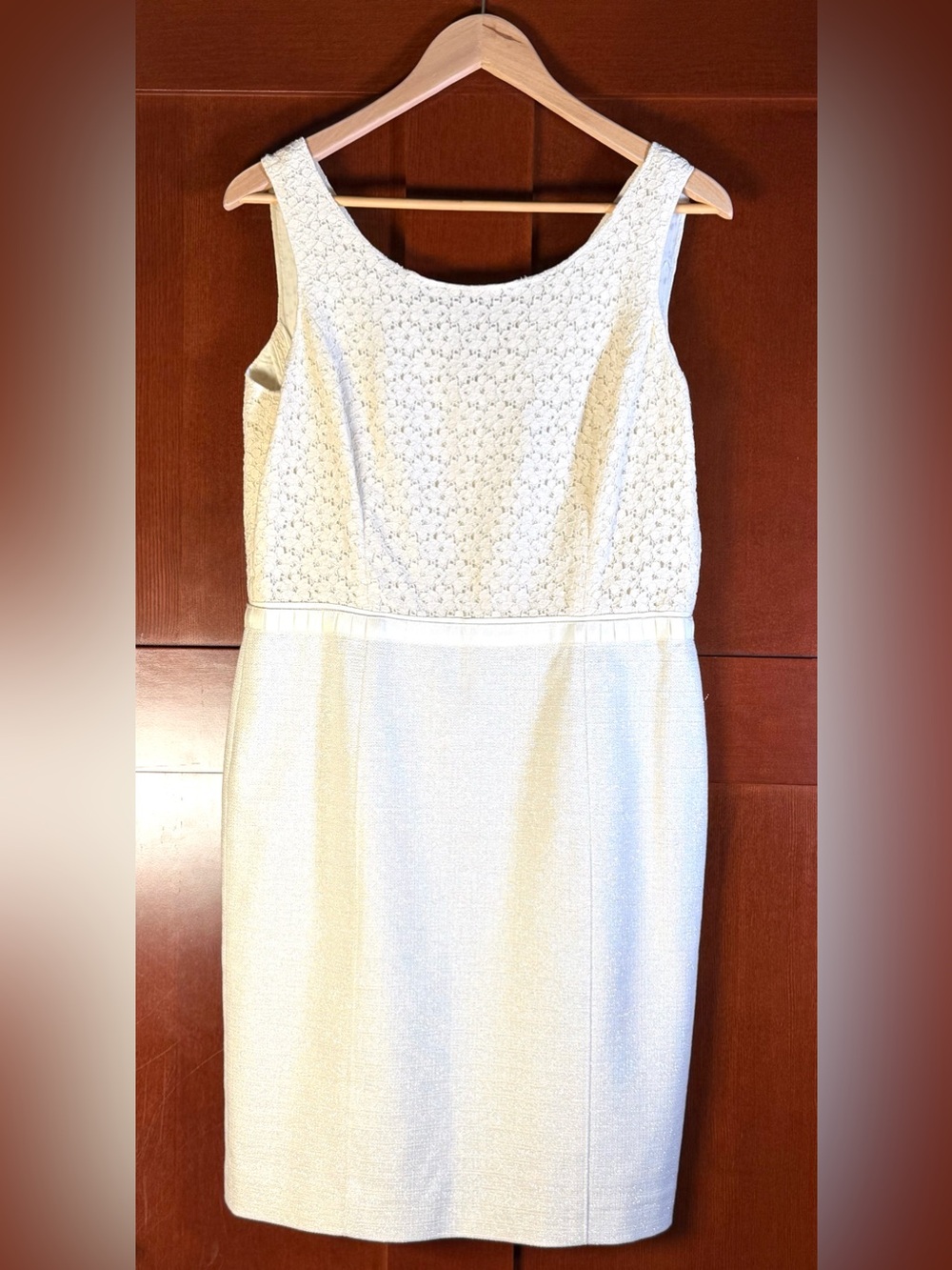 Worth Vintage Ivory Lace Sheath Dress Size 8 Sleeveless Classic